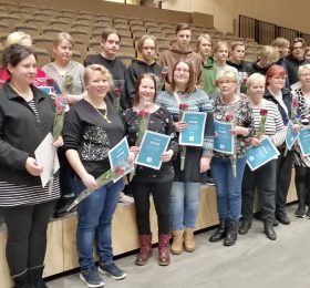 OSAO:n opiskelijoita Kurkisalissa