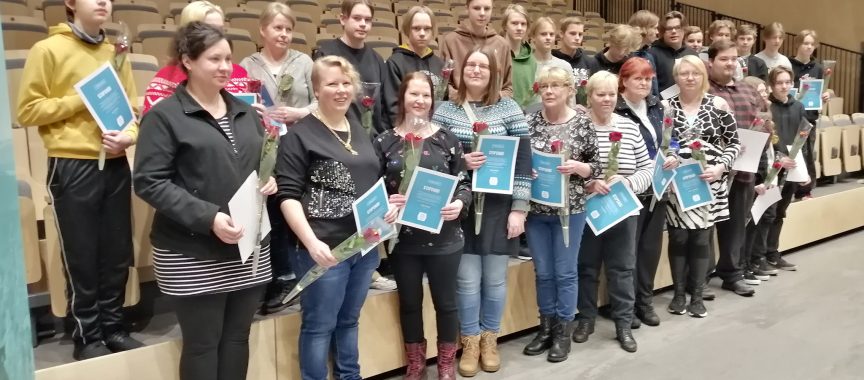 OSAO:n opiskelijoita Kurkisalissa