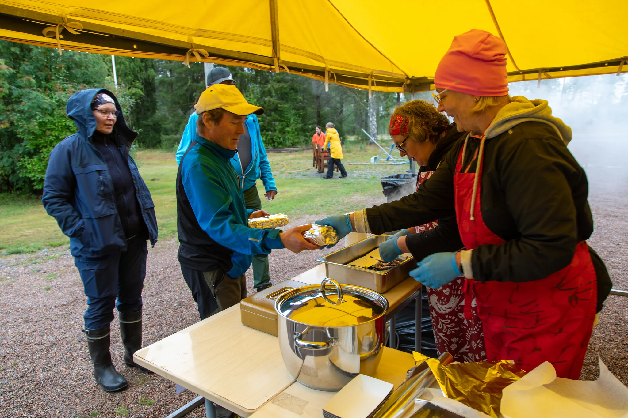 Kauppa käy muikkukojulla