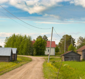 Kylänraittia Livolla