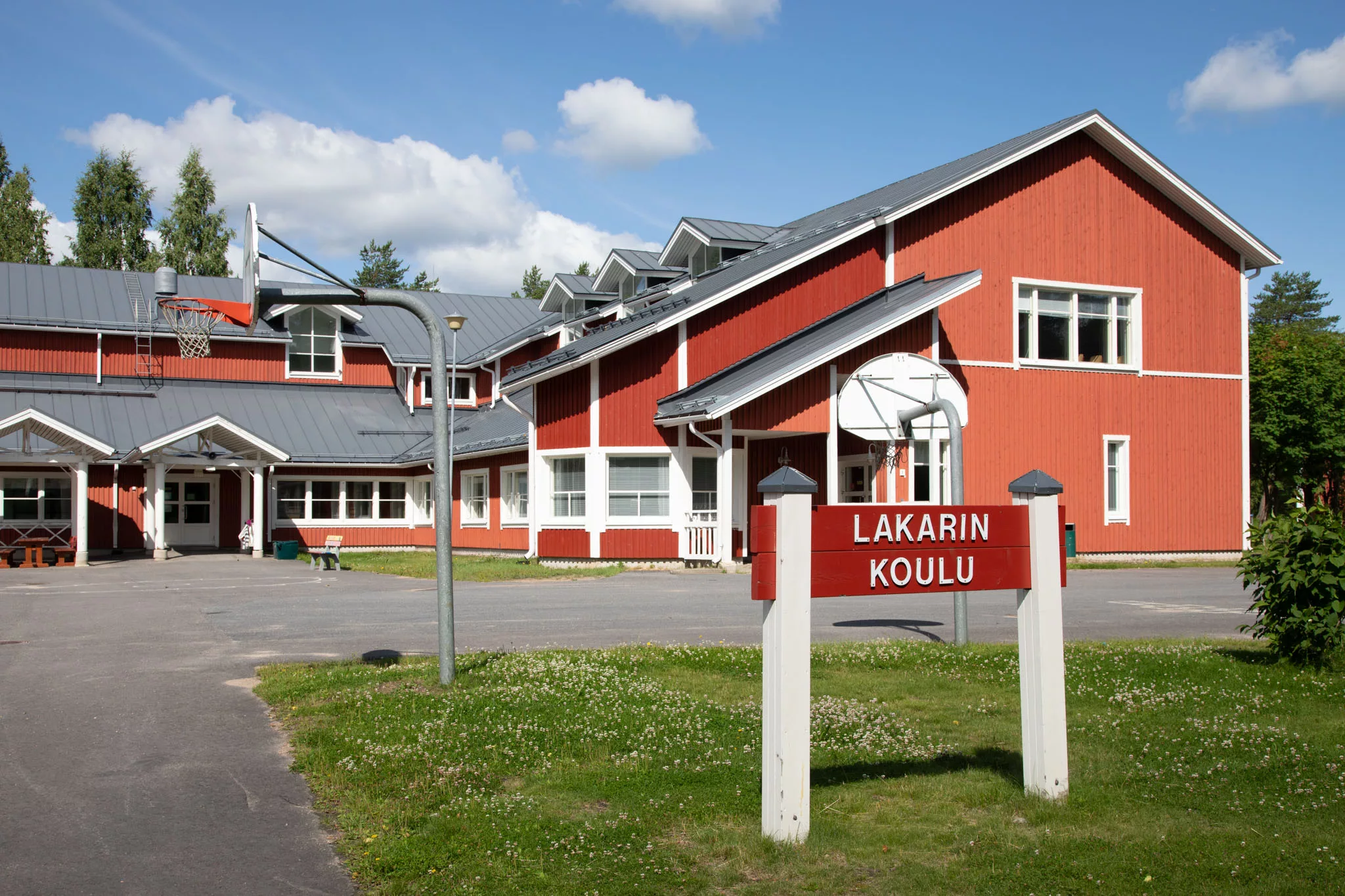 Lakarin koulu