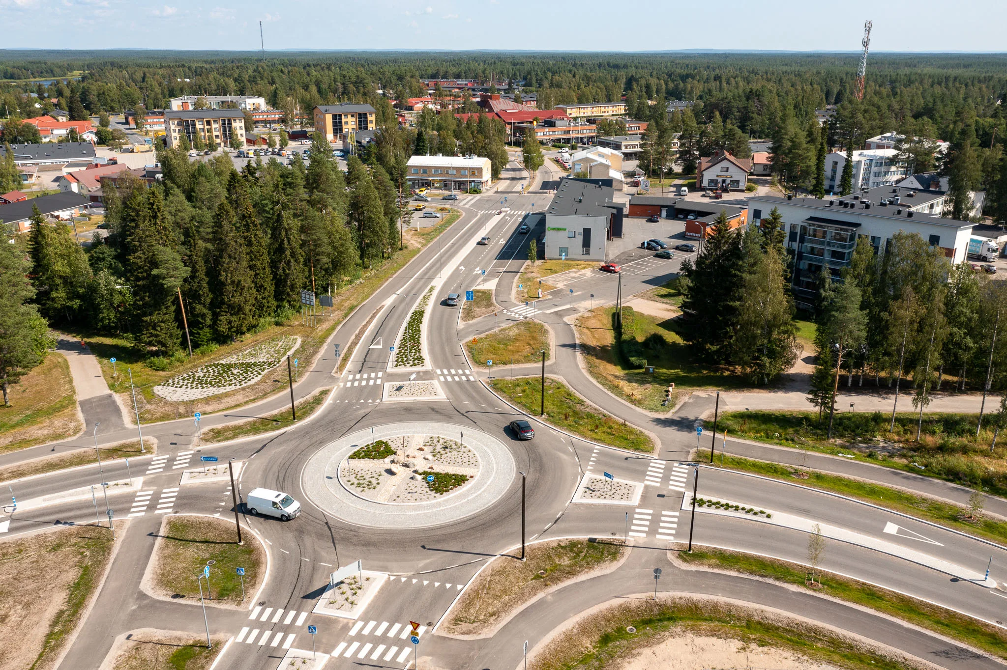Vasta valmistunut liikenneympyrä ilmasta