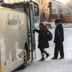 LInja-auto ja asiakkaita