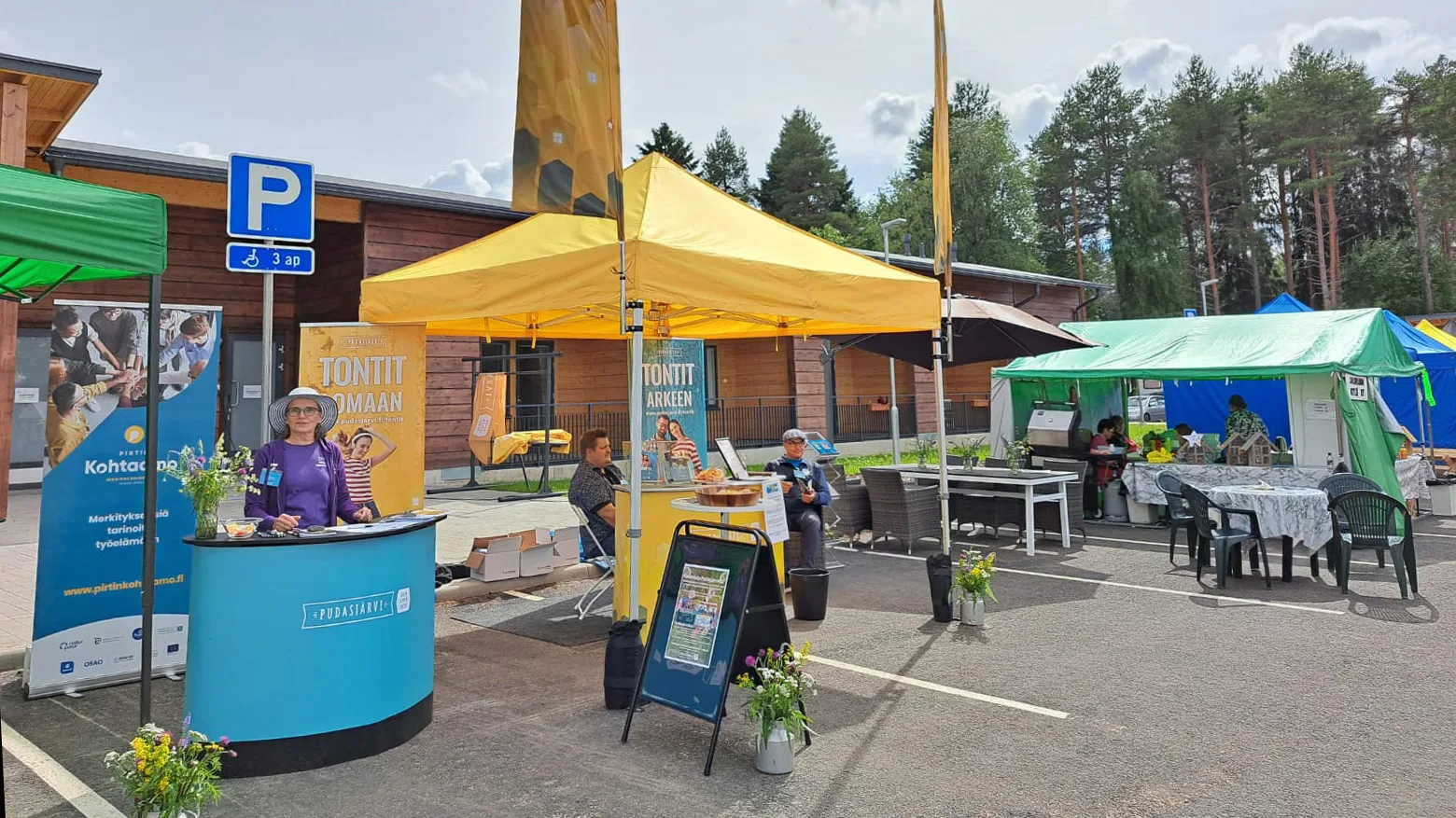 Markkinakojuja torilla