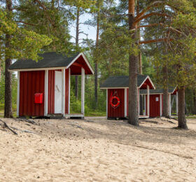 Pudasjärven rannan uimakoppeja