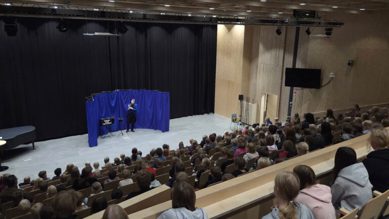 Taikuri Timo Tiikkanen