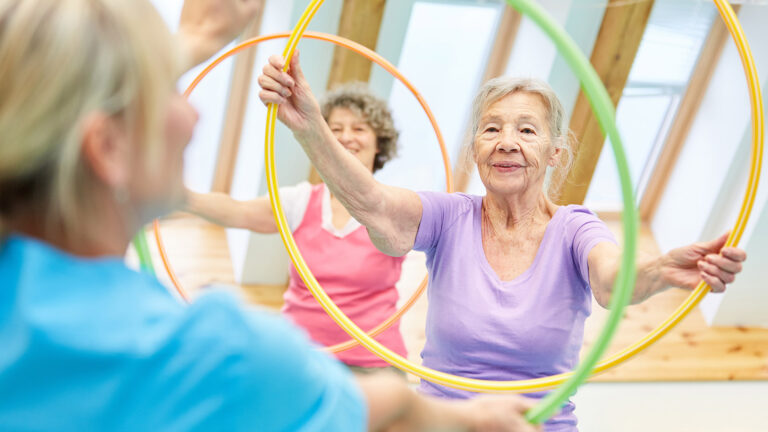 Seniorit jumppaavat
