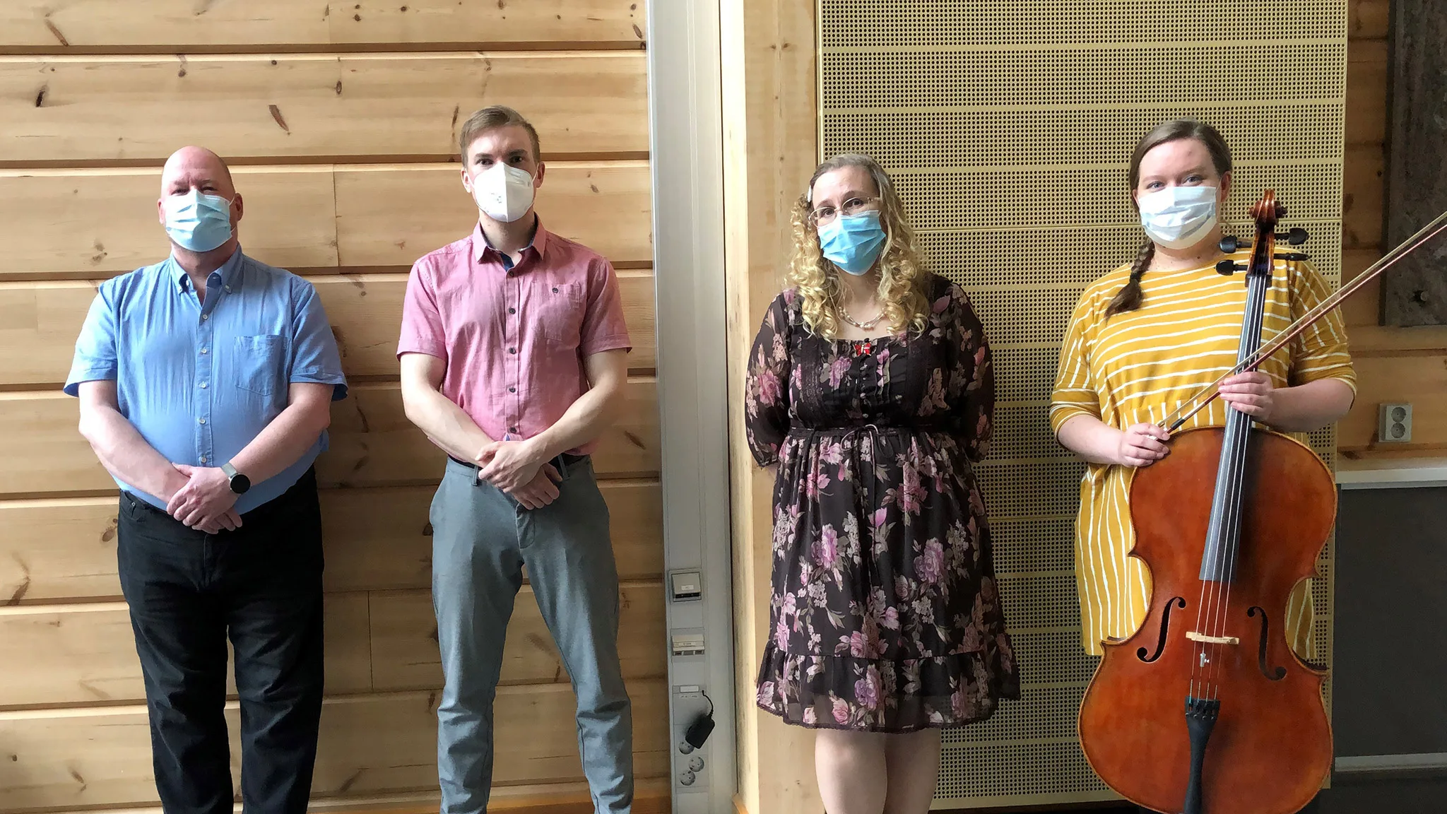 Lasse Aaltonen (kosketinsoitin), Timo Pesiö (harmonikka), Arja Panuma (laulu) ja Johanna Kilpijärvi (sello)